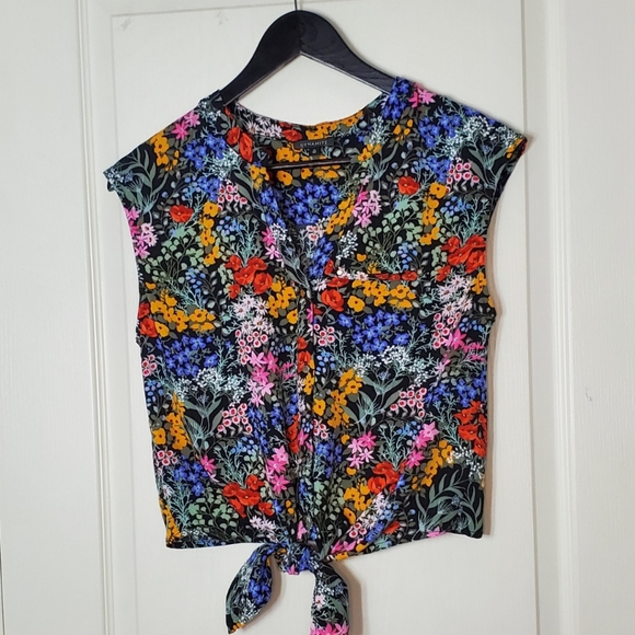 COLOURFUL Floral Crop Top - Picture 1 of 3